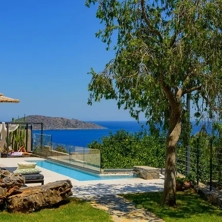 Anemos Villa *